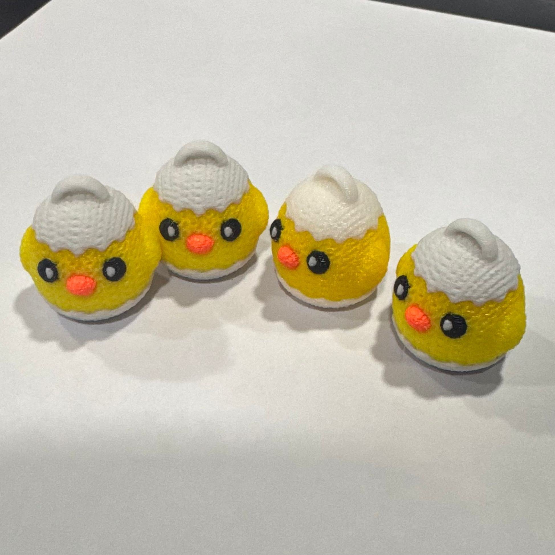 YUMURTADA CİVCİV HASIR MİNİ ANAHTARTLIK